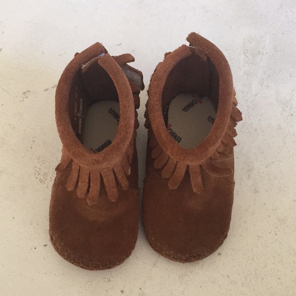 minnetonka baby moccasins amazon
